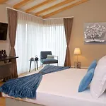 Deluxe With Heated Pool