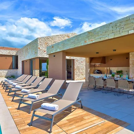 Deluxe With Heated Pool Brtonigla