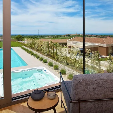 빌라 Deluxe With Heated Pool