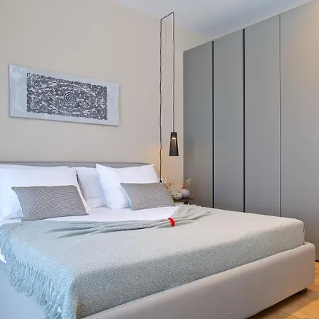 Deluxe With Heated Pool