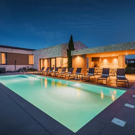 别墅 Deluxe With Heated Pool *