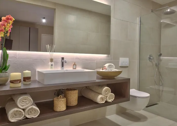 Deluxe With Heated Pool