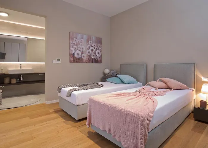 Vila Deluxe With Heated Pool *