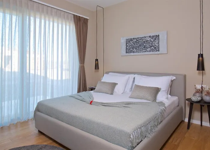 Vila Deluxe With Heated Pool Brtonigla