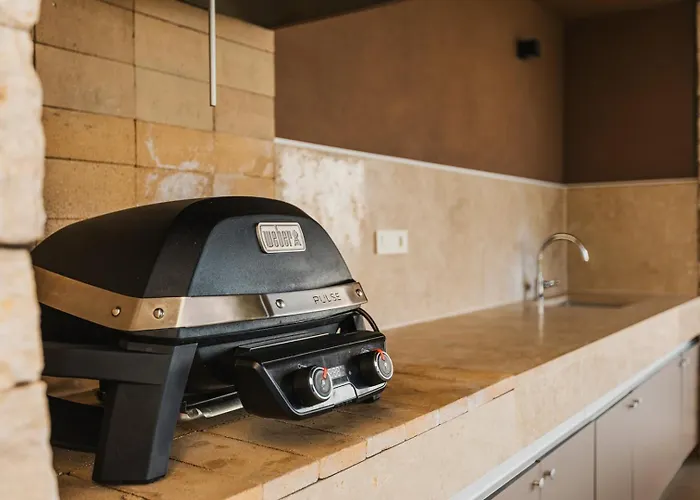 Deluxe With Heated Pool Vila