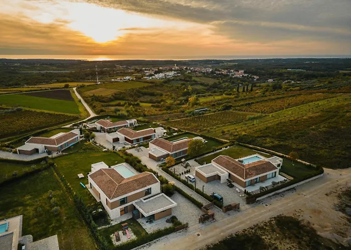 Vila Deluxe With Heated Pool