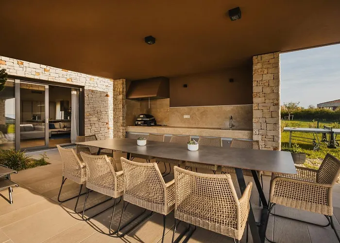 Deluxe With Heated Pool