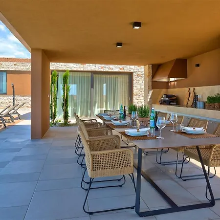 Deluxe With Heated Pool