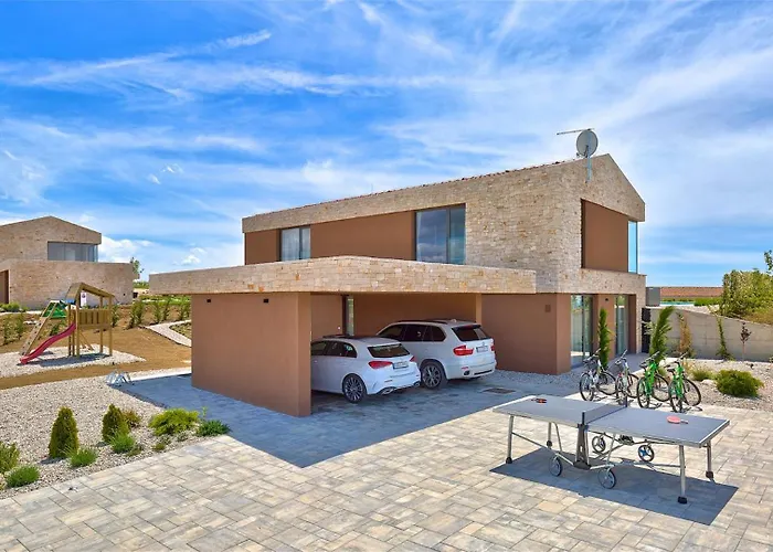 Villa Deluxe With Heated Pool