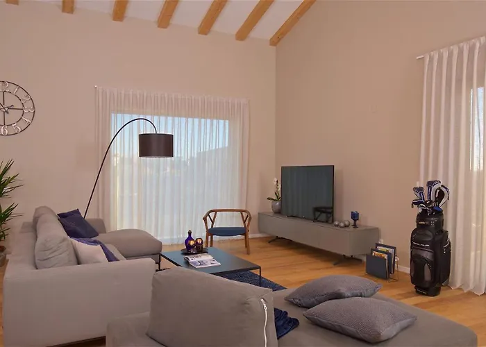 Deluxe With Heated Pool Villa