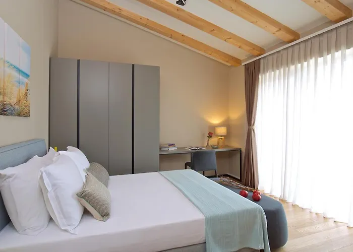 Deluxe With Heated Pool Villa