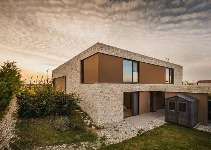 Villa Deluxe With Heated Pool *